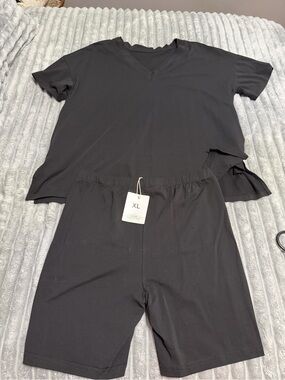 Fashion Women’s Black V-Neck Set - XL